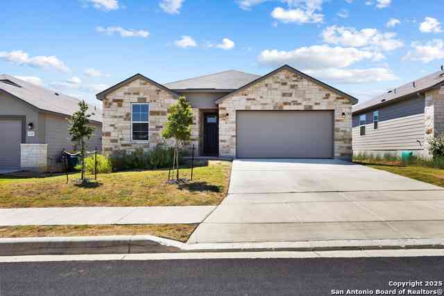 Homes For Sale - 7333 Walkers Loop<br/> San Antonio, TX 78233