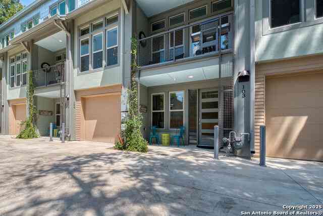 Townhouse For Sale - 139 Cedar #104<br/> San Antonio, TX 78210