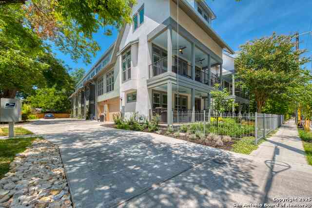 Townhouse For Sale - 139 Cedar #103<br/> San Antonio, TX 78210