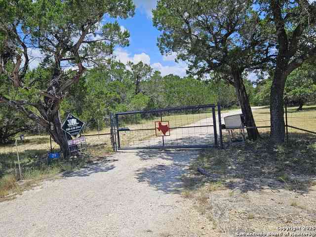 Homes For Sale - 29 Green Cedar Rd.<br/> Boerne, TX 78006