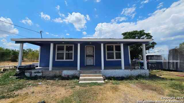 Homes For Sale - 3513 Commercial Ave<br/> San Antonio, TX 78221