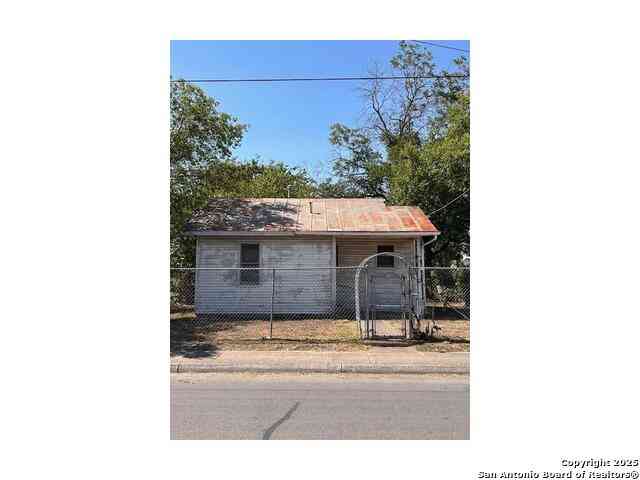 Homes For Sale - 346 W Sayers<br/> San Antonio, TX 78214