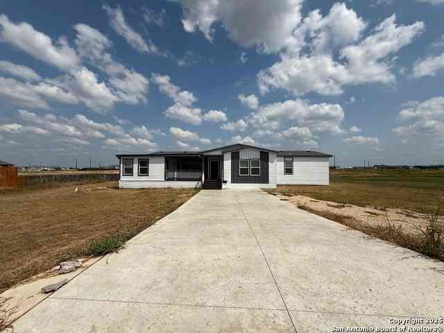 Mobile Home For Sale - 211 Bianca<br/> Del Valle, TX 78617