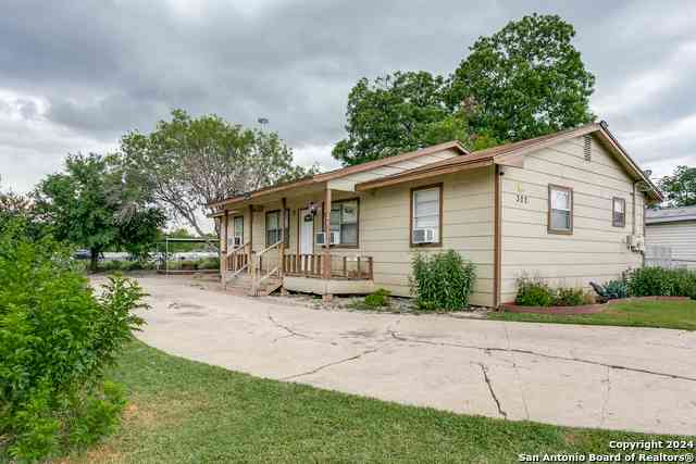 Homes For Sale - 302 Guanajuato<br/> San Antonio, TX 78237