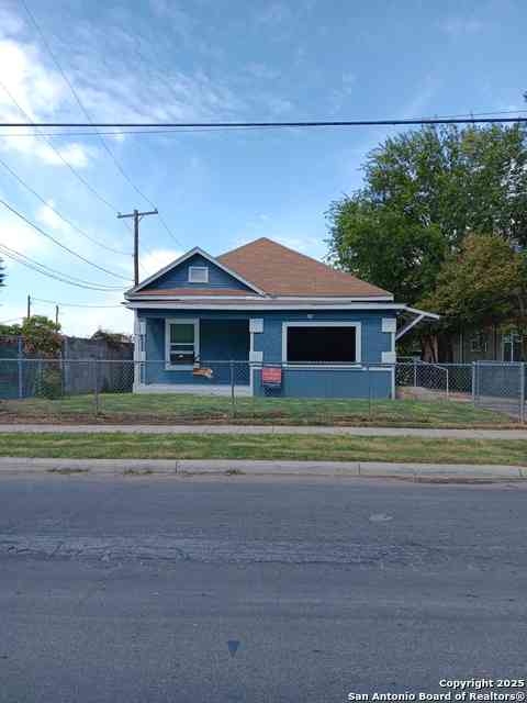 Homes For Sale - 245 Pendleton<br/> Bexar County, San Antonio, TX 78204