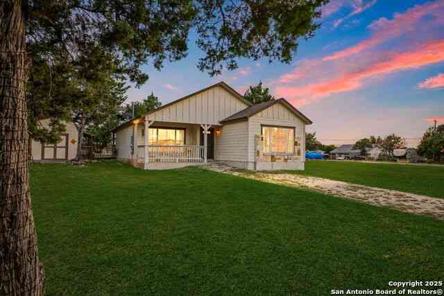 Homes For Sale - 685 Rolling Hills<br/> Canyon Lake, TX 78133