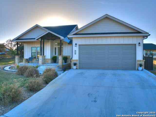 Homes For Sale - 218 Edgewood Cir<br/> Bandera, TX 78003