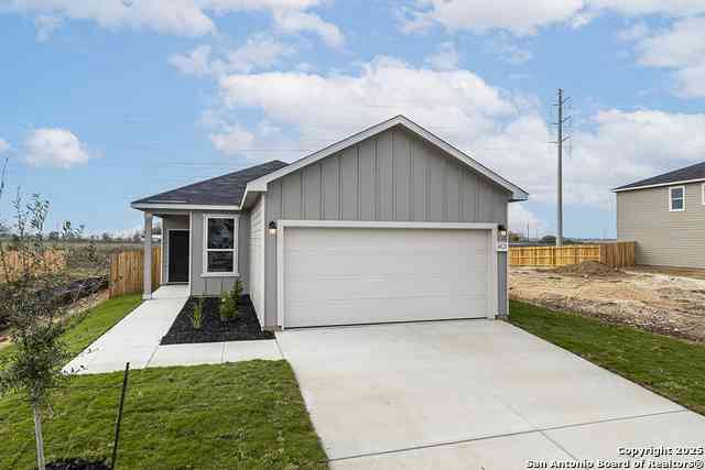 Homes For Sale - 4121 Woodside Dr<br/> Seguin, TX 78155