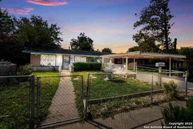 Homes For Sale - 5030 Creekmoor<br/> San Antonio, TX 78220