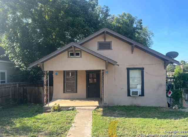 Homes For Sale - 302 Regina<br/> San Antonio, TX 78223