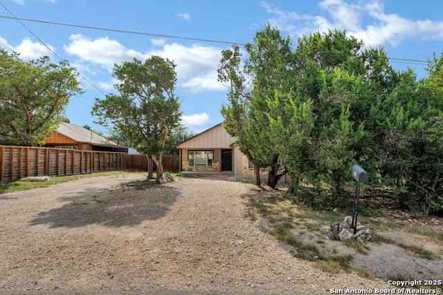 Homes For Sale - 1232 Eastview Dr<br/> Comal County, Canyon Lake, TX 78133