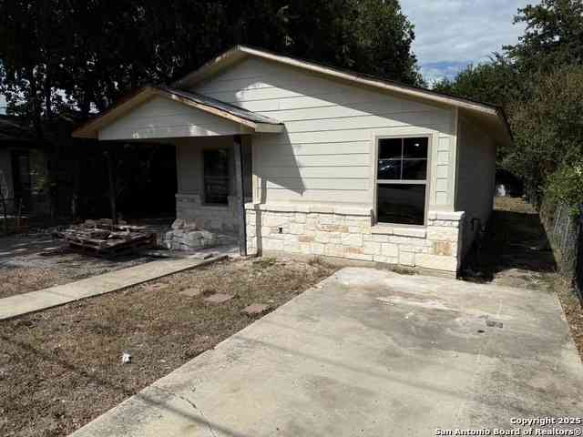 Homes For Sale - 525 Saltillo<br/> San Antonio, TX 78207