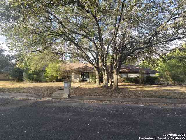 Homes For Sale - 6207 Pine Needles<br/> San Antonio, TX 78244