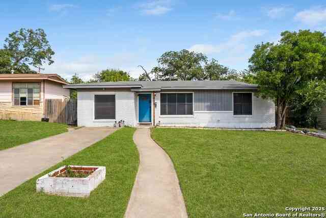 Homes For Sale - 435 Savannah<br/> San Antonio, TX 78213