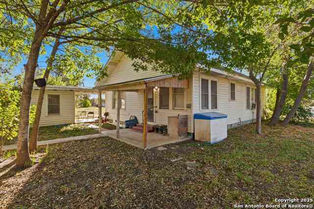 Homes For Sale - 603 E Court<br/> Seguin, TX 78155
