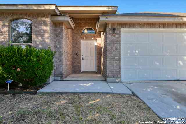 Homes For Sale - 8234 Grissom Circle<br/> San Antonio, TX 78251