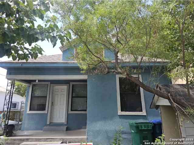 Homes For Sale - 111 San Martin<br/> San Antonio, TX 78207