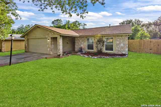 Homes For Sale - 923 Saddlebrook Dr<br/> Bexar County, San Antonio, TX 78245