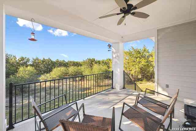 Homes For Sale - 250 Deer Run Pass<br/> Canyon Lake, TX 78133