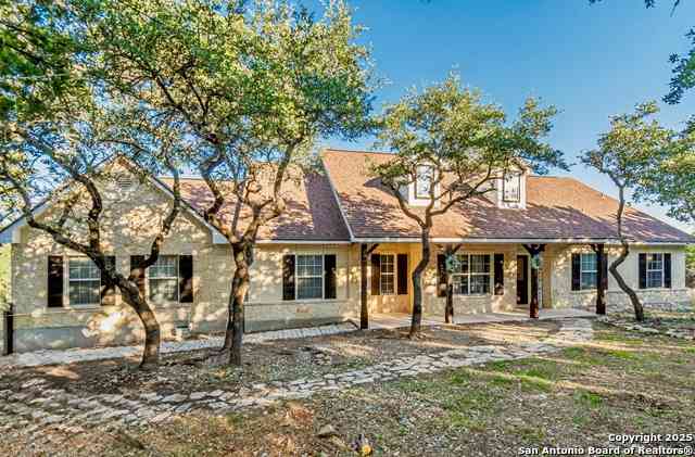 Homes For Sale - 249 Lakeridge Loop<br/> Lakehills, TX 78063