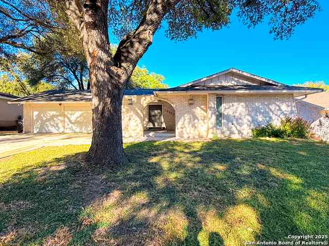 Homes For Sale - 10402 Redlawn<br/> San Antonio, TX 78230