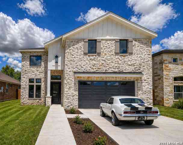 Homes For Sale - 6 Rio Seco<br/> Uvalde, TX 78801