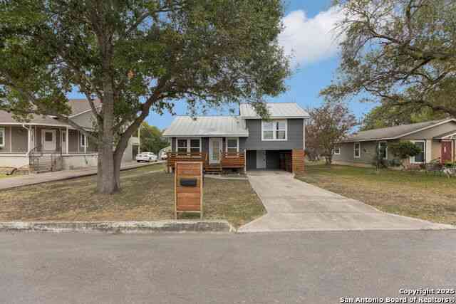 Homes For Sale - 2902 Katy St<br/> New Braunfels, TX 78130