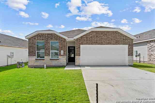 Homes For Sale - 716 Horsetail Ln<br/> New Braunfels, TX 78132