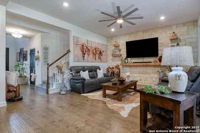 Homes For Sale - 1531 Esser Xing<br/> New Braunfels, TX 78132