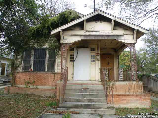 Homes For Sale - 1221 Crockett<br/> San Antonio, TX 78202
