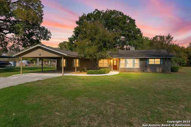Homes For Sale - 163 Lakeside Dr.<br/> Seguin, TX 78155