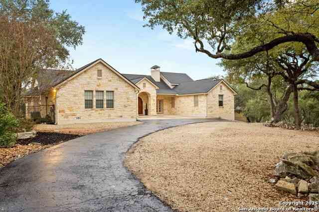 Homes For Sale - 372 Shady Hollow<br/> New Braunfels, TX 78132