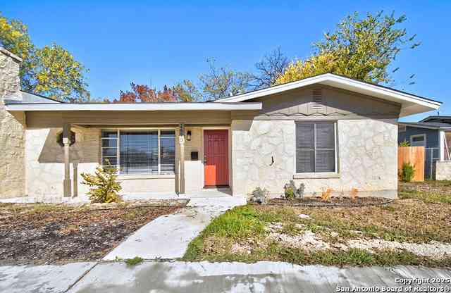 Homes For Sale - 2613 W Summit Ave<br/> San Antonio, TX 78228