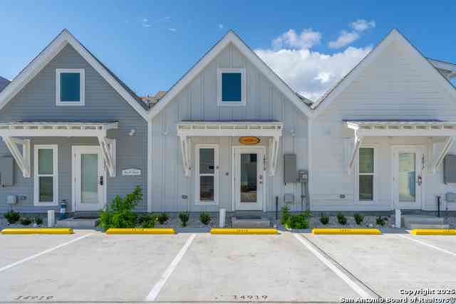 Townhouse For Sale - 14919 Smugglers Cove Dr<br/> Corpus Christi, TX 78418