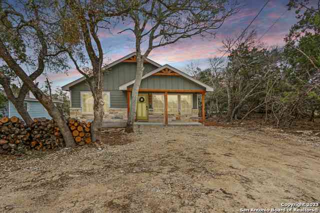 Homes For Sale - 652 Canyon Bend<br/> Canyon Lake, TX 78133