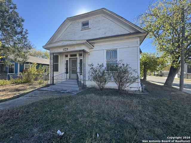 Homes For Sale - 2424 Buena Vista<br/> San Antonio, TX 78207