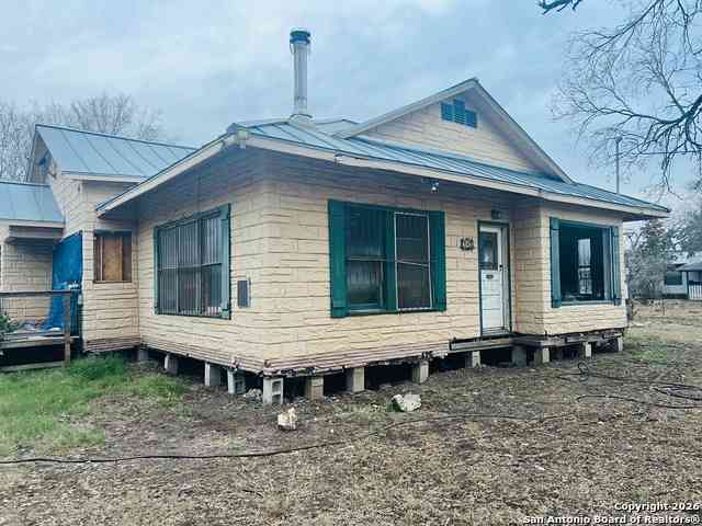 Homes For Sale - 313 County Road 468<br/> Castroville, TX 78009