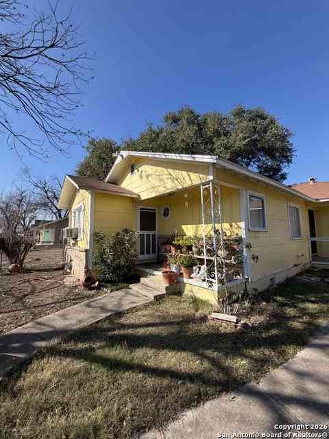 Homes For Sale - 917 San Francisco<br/> San Antonio, TX 78201