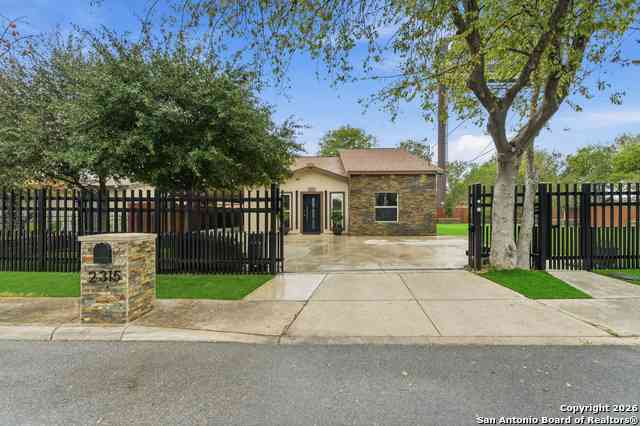 Homes For Sale - 2315 Athel<br/> San Antonio, TX 78237