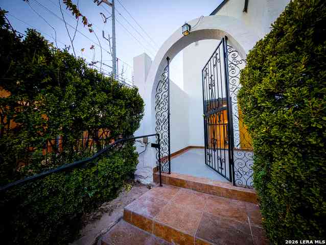 Townhouse For Sale - 4401 Shakertown<br/> San Antonio, TX 78238
