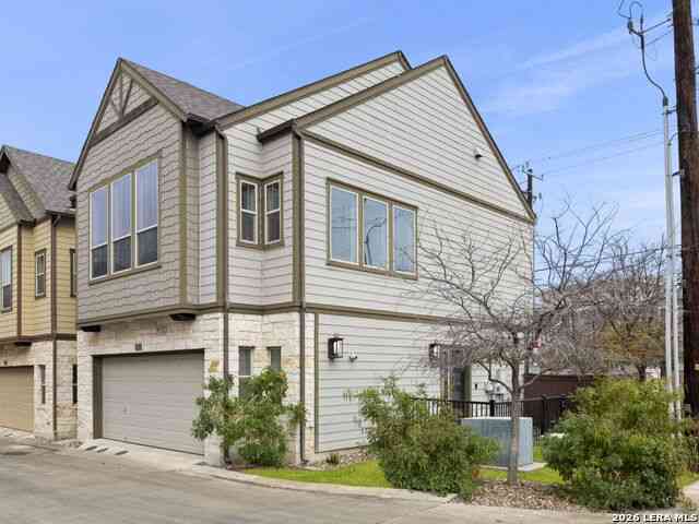 Townhouse For Sale - 2003 Mccullough<br/> San Antonio, TX 78212