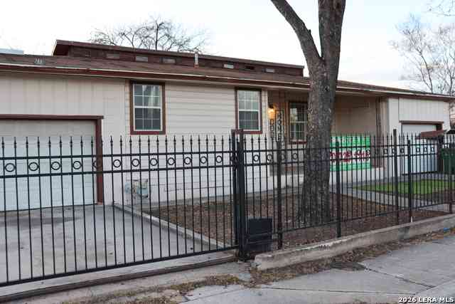 Homes For Sale - 607 S. Hamilton Street<br/> San Antonio, TX 78207
