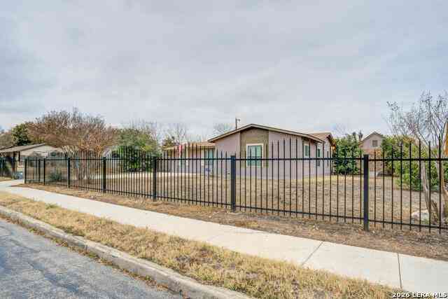 Homes For Sale - 5911 Shoreview Pl<br/> San Antonio, TX 78242