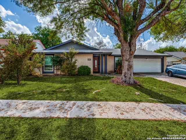 Homes For Sale - 5830 Freemans Farm<br/> San Antonio, TX 78233