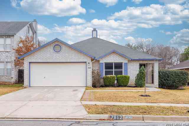 Homes For Sale - 7812 Forest Dream<br/> Live Oak, TX 78233