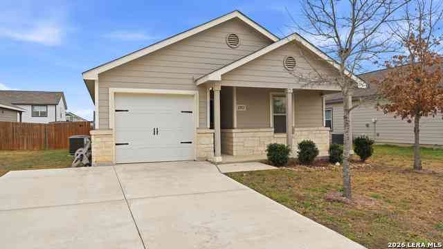 Homes For Sale - 2513 Hiddenbrooke Trace<br/> Seguin, TX 78155