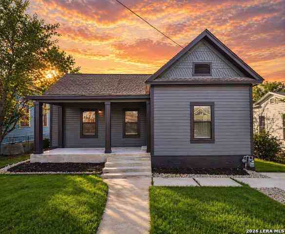 Homes For Sale - 826 Dawson<br/> San Antonio, TX 78202