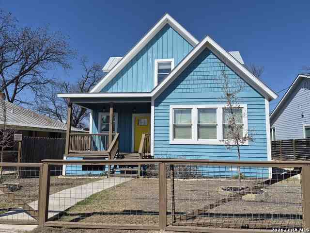 Homes For Sale - 319 Burleson<br/> San Antonio, TX 78202