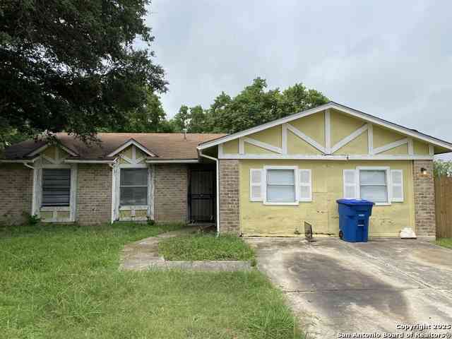 Homes For Sale - 5706 Lake Cove<br/> San Antonio, TX 78222