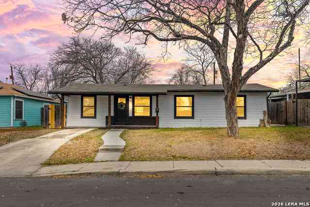 Homes For Sale - 1031 W Thorain<br/> San Antonio, TX 78201